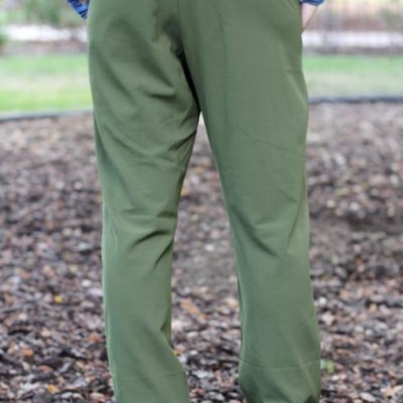 Lightweight Green Pants with Elastic Waist - Picture 4 of 4